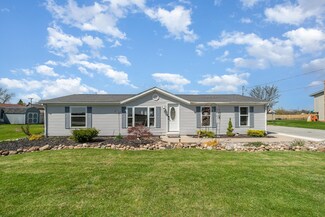 111 E Hampton Rd, Essexville, MI 48732
