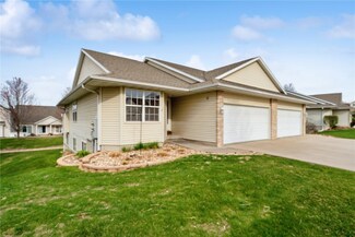6722 Waterview Dr SW, Cedar Rapids, IA 52404