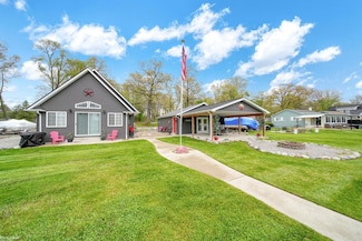 601 Canal Dr, Brooklyn, MI 49230