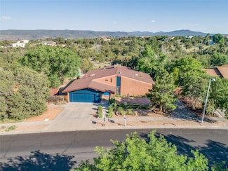 256 Canada Way, Los Alamos, NM 87547