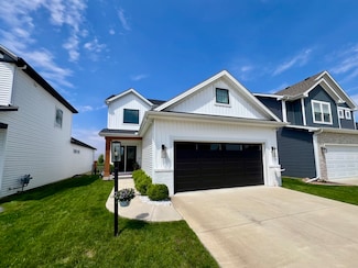 3133 Palmer Dr, Champaign, IL 61822
