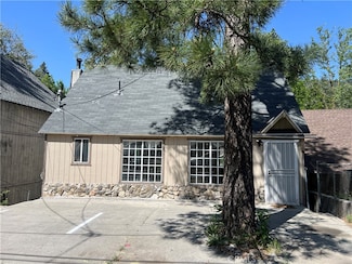 303 California 138, Crestline, CA 92325