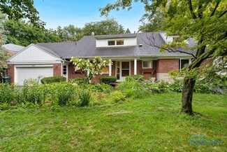 4121 Halifax Rd, Ottawa Hills, OH 43606