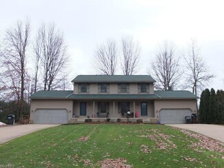 5982 Darletta St SW, Navarre, OH 44662