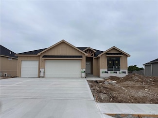 2316 Larkspur Ln, Kearney, MO 64060