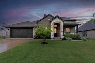 415 Valley Brook Ct, Waxahachie, TX 75165