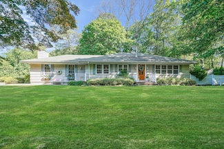 1 Audrey St, Miller Place, NY 11764