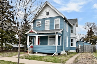 1116 W Mark St, Winona, MN 55987