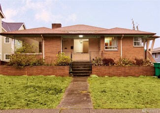 8370 Loyal Way NW, Seattle, WA 98117