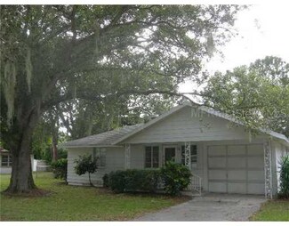 2879 E Rainbow Cir, Sarasota, FL 34231