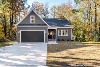 708 Lancelot Dr, Greenville, NC 27858