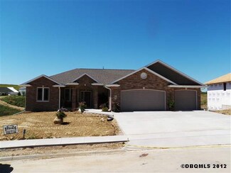 2283 Julia Dr, Dubuque, IA 52002