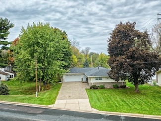 85 Rice Creek Way NE, Minneapolis, MN 55432