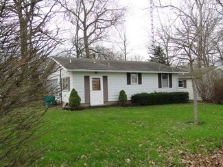104 S Henry St, Ashkum, IL 60911