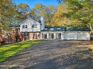 349 Bumblebee Pass, Cresco, PA 18326