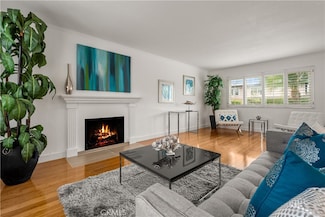 1872 Parkview Cir, Costa Mesa, CA 92627