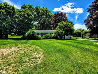 5814 Old Carriage Rd, Bath, PA 18014