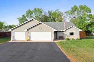 1550 34th Ave SW, Cambridge, MN 55008