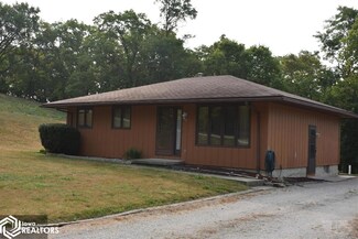 102 Green Knolls, Melrose, IA 52569