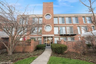 1050 Arbor Ln Unit 202, Northfield, IL 60093
