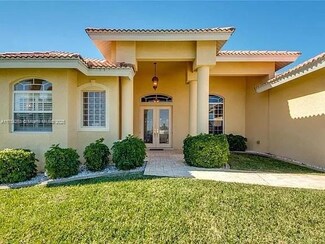 5346 Bayview Ct, Cape Coral, FL 33904