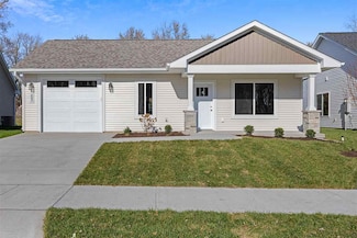 2084 Whispering Meadow Dr, Iowa City, IA 52240