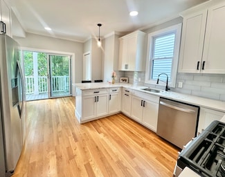 299 Maverick St Unit 3, Boston, MA 02128