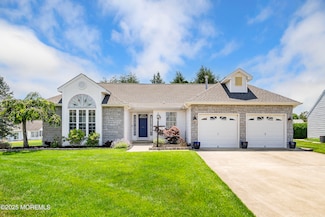16 Sandhurst Ct, Toms River, NJ 08757