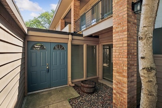 6308 Barrie Rd Unit 1C, Edina, MN 55435