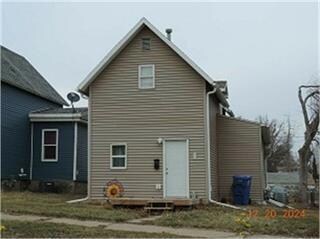 610 E Linn St, Marshalltown, IA 50158