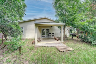 8580 Roper Rd, Wallis, TX 77485