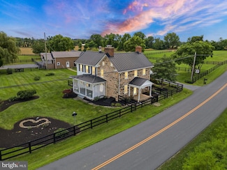 20596 Airmont Rd, Bluemont, VA 20135