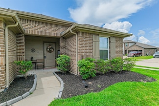 826 Green Clover Ln, Rosharon, TX 77583