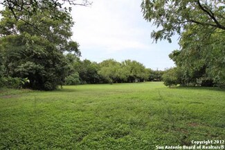 3 ElMcOurt St, San Antonio, TX 78209