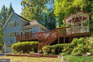5525 Beach Dr, Saint Leonard, MD 20685