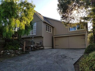 870 Sunset Dr, San Carlos, CA 94070