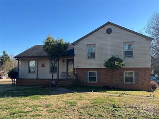 7426 Riding Trail Rd, Charlotte, NC 28212