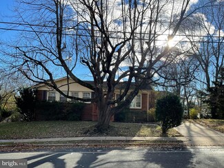 402 Marshall Rd SW, Vienna, VA 22180
