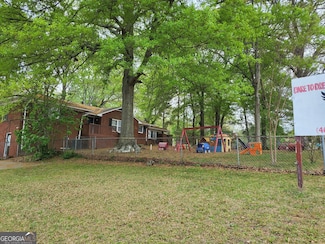 957 Astor Ave, Forest Park, GA 30297