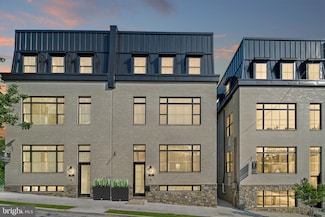 202 Kalos St, Philadelphia, PA 19128