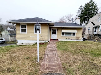 186 Greenwood St, Watertown, CT 06795
