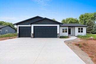5111 Tamarack Trail, Oshkosh, WI 54904