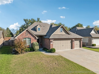 5317 Skylane Dr, Sand Springs, OK 74063