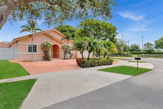 8915 NW 164th St, Hialeah, FL 33018