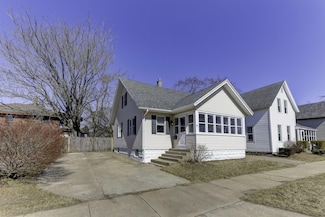 29 W 14th St, Holland, MI 49423