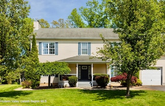 33 Camelot Ct, Saugerties, NY 12477