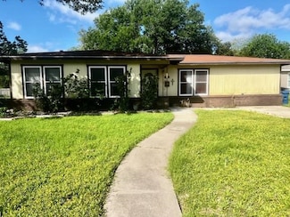 502 S Stephenson St, Beeville, TX 78102