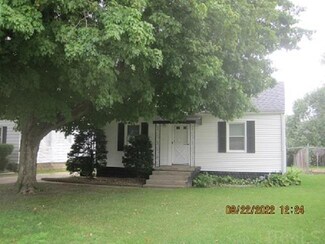 1913 E 21st St, Muncie, IN 47302