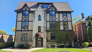 410 N Raynor Ave Unit 1W, Joliet, IL 60435