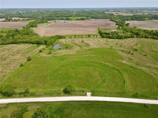 2829 220th St, Winterset, IA 50273